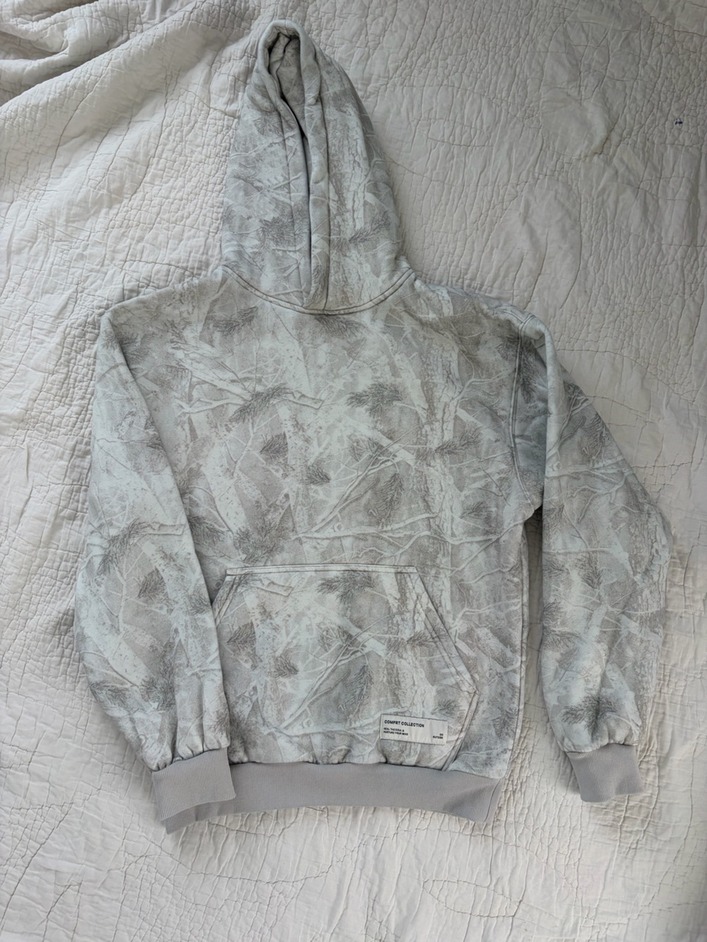 women’s camo comfrt hoodie